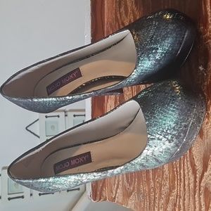 Green Snake print Mojo Macy green Heels. Size 7M NWT